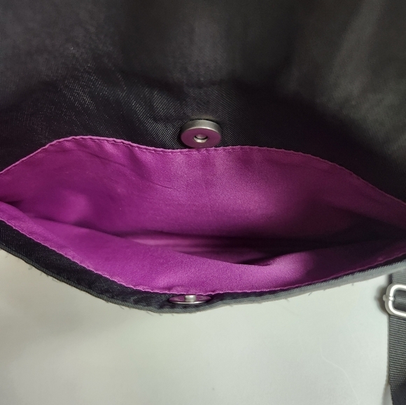 Baggallini Womens Snap It Dark Gray Nylon Travel Crossbody - Picture 11 of 12